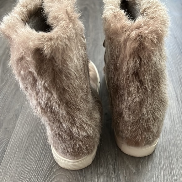 Tory Burch fur shoes. Size 6M - Picture 5 of 8